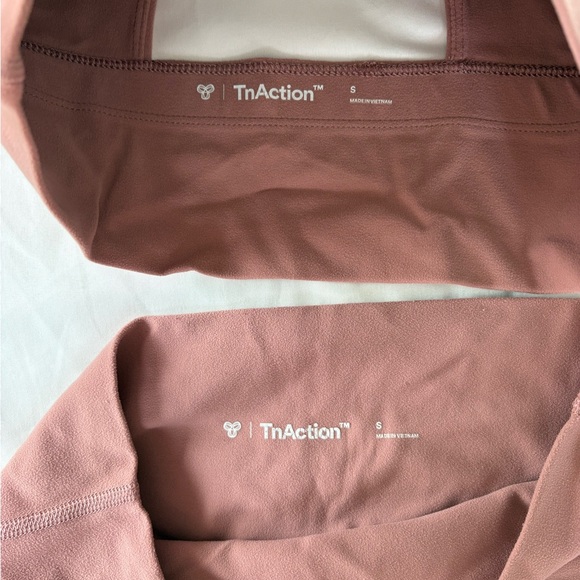 Aritzia Women's Rose/Mauve Sports Bra and Leggings Set - Picture 8 of 8